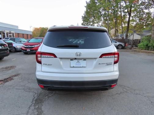 2022 Honda Pilot Black Edition