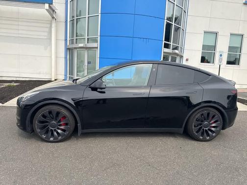 2023 Tesla Model Y Performance