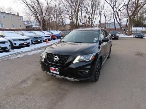 2019 Nissan Pathfinder SL