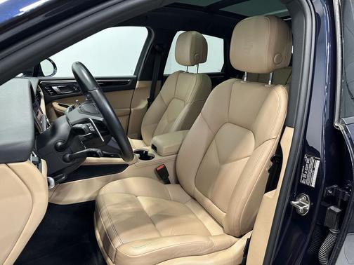 Night Blue Metallic 2023 Porsche Macan Macan