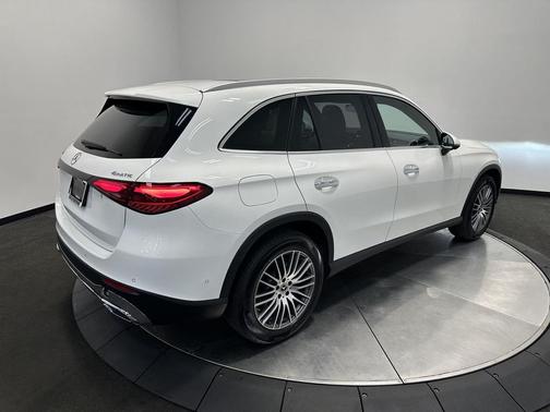 Polar White 2026 Mercedes-Benz GLC 300 4MATIC