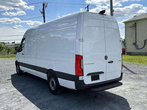 Arctic White 2026 Mercedes-Benz Sprinter 2500 High Roof