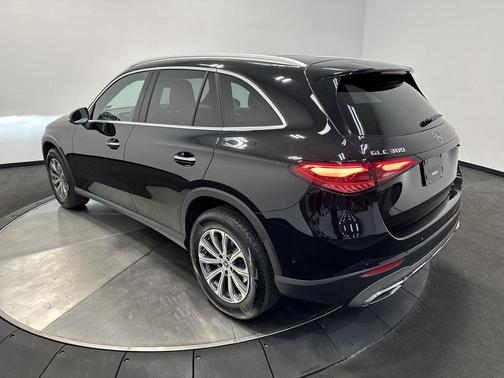2025 Mercedes-Benz GLC 300 4MATIC