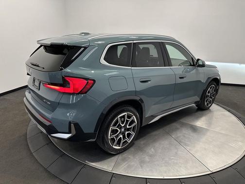 Cape York Green Metallic 2025 BMW X1 xDrive28i