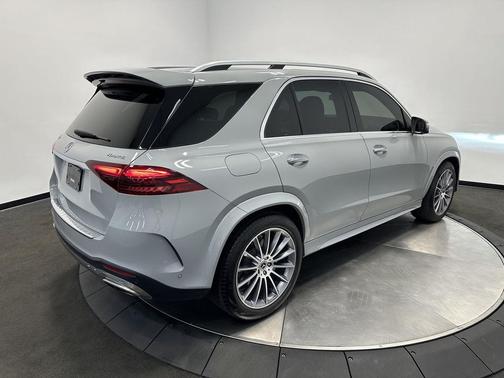 MANUFAKTUR Alpine Grey 2026 Mercedes-Benz GLE 580 4MATIC