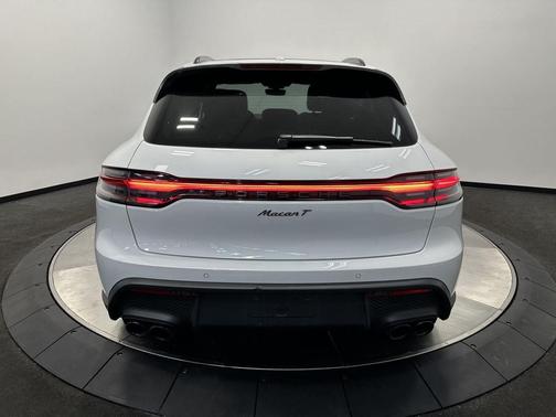 2025 Porsche Macan T