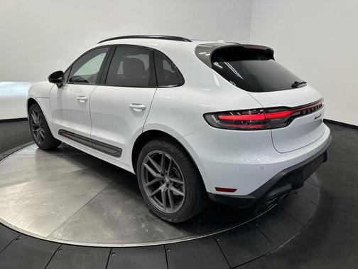 2025 Porsche Macan T