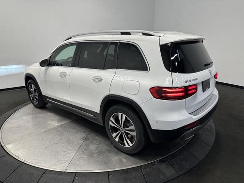 2026 Mercedes-Benz GLB 250 4MATIC