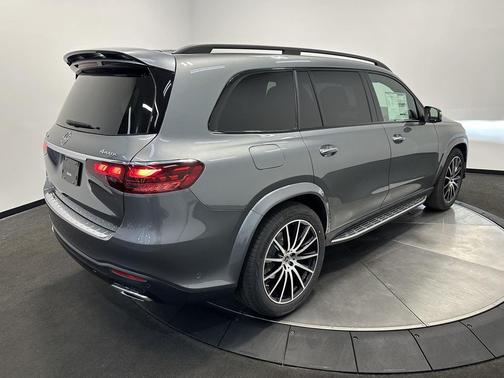 2026 Mercedes-Benz GLS 450 4MATIC