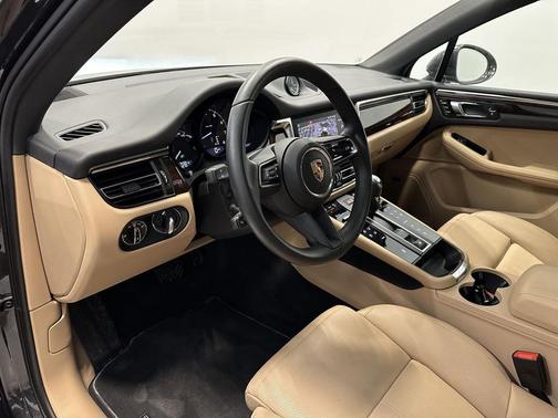 2025 Porsche Macan T