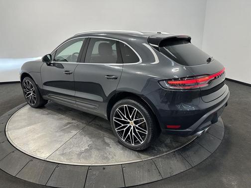 2025 Porsche Macan T
