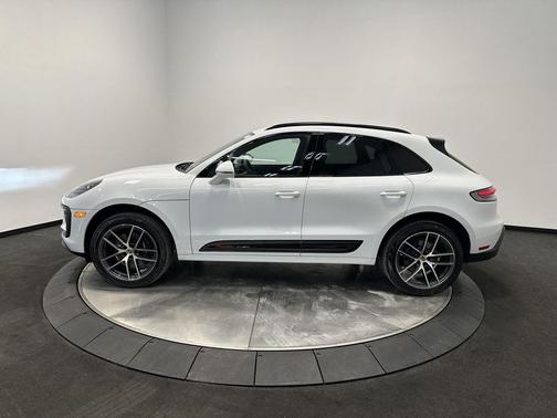 2025 Porsche Macan T