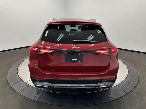 MANUFAKTUR Patagonia Red Metallic 2026 Mercedes-Benz GLC 300 4MATIC
