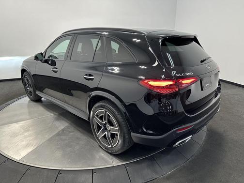 2025 Mercedes-Benz GLC 300 4MATIC