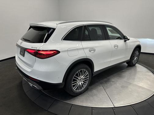 Polar White 2026 Mercedes-Benz GLC 300 4MATIC