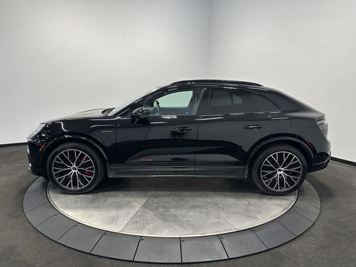Black 2024 Porsche Macan Macan Electric Turbo