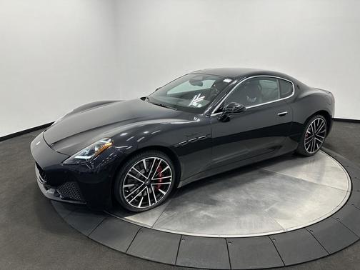Nero Ribelle Metallic 2024 Maserati GranTurismo Modena