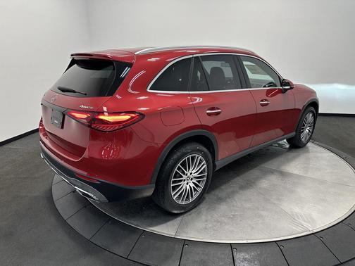 2026 Mercedes-Benz GLC 300 4MATIC