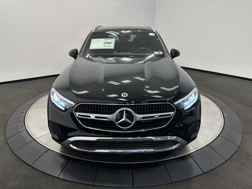 BLACK 2026 Mercedes-Benz GLC 300 4MATIC