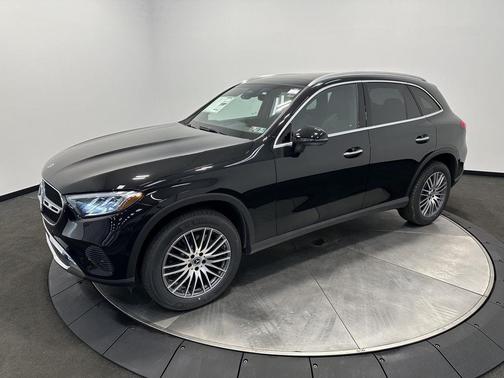 BLACK 2026 Mercedes-Benz GLC 300 4MATIC