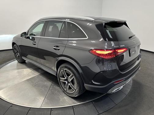 2025 Mercedes-Benz GLC 300 4MATIC