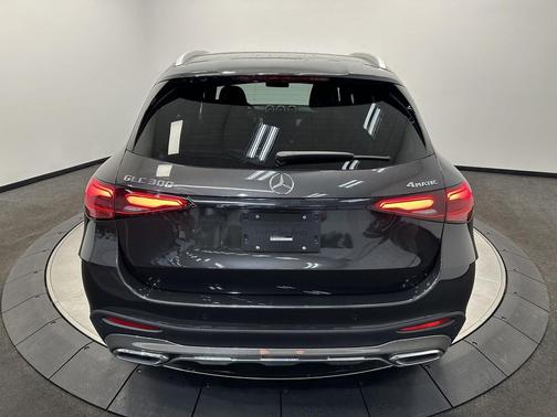 2025 Mercedes-Benz GLC 300 4MATIC