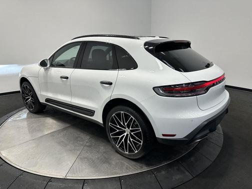 2025 Porsche Macan T