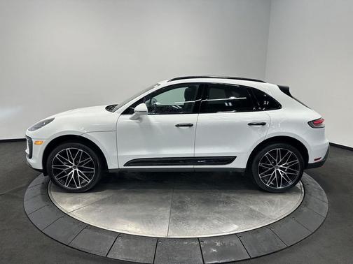 2025 Porsche Macan T