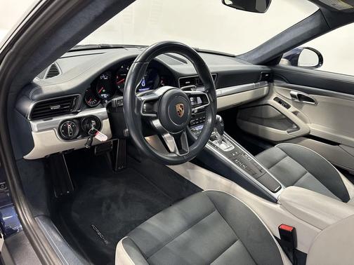 Chalk 2018 Porsche 911 Carrera