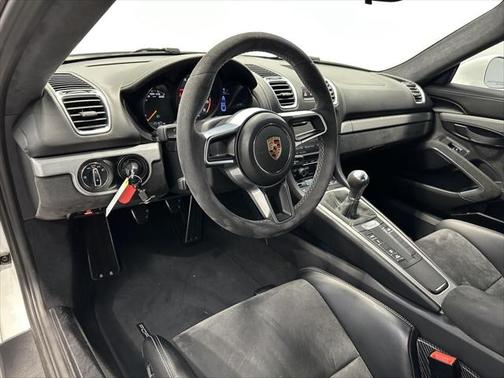 2016 Porsche Cayman GT4