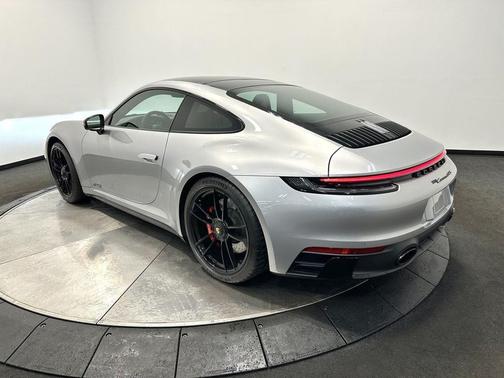 2024 Porsche 911 Carrera GTS