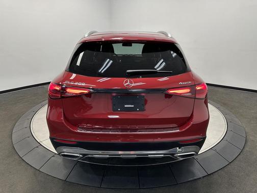 2026 Mercedes-Benz GLC 300 4MATIC