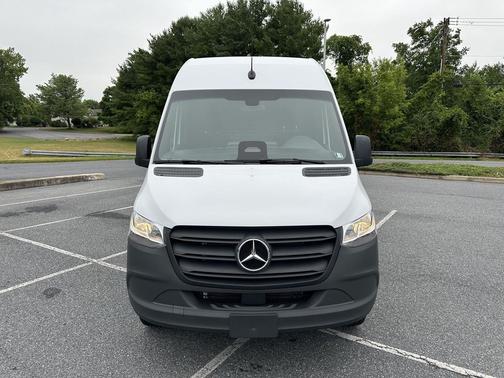 Arctic White 2026 Mercedes-Benz Sprinter 2500 Standard Roof