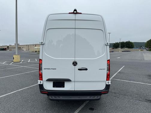 Arctic White 2026 Mercedes-Benz Sprinter 2500 Standard Roof