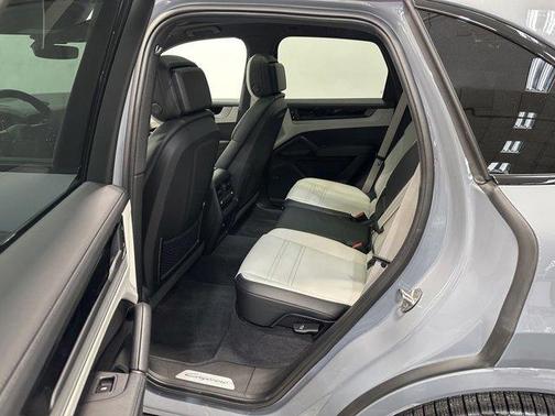 2025 Porsche Cayenne Cayenne