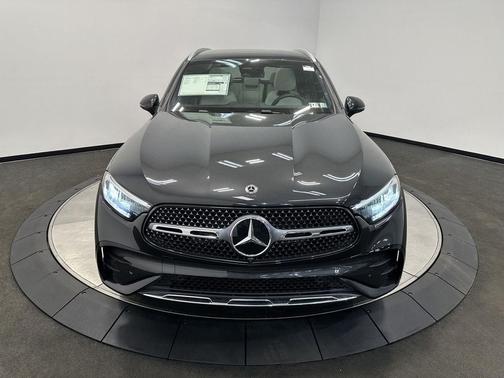 Graphite Grey Metallic 2026 Mercedes-Benz GLC 300 4MATIC
