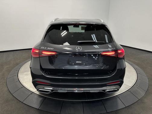 Graphite Grey Metallic 2026 Mercedes-Benz GLC 300 4MATIC