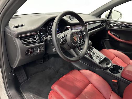 2025 Porsche Macan Macan
