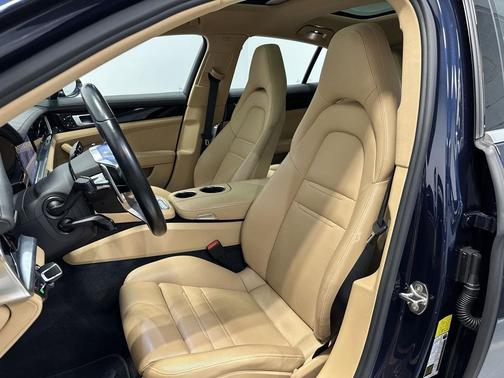 2018 Porsche Panamera 4S