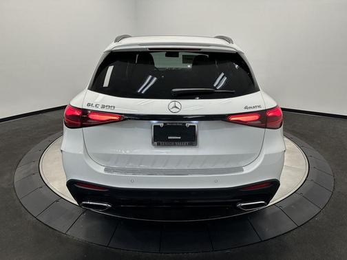 2026 Mercedes-Benz GLC 300 4MATIC