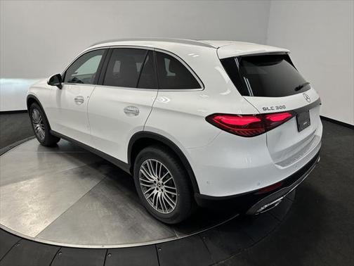 2025 Mercedes-Benz GLC 300 4MATIC