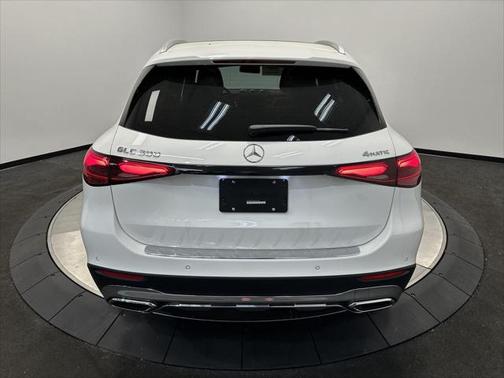 2025 Mercedes-Benz GLC 300 4MATIC