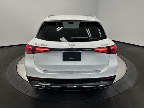 2025 Mercedes-Benz GLC 300 4MATIC