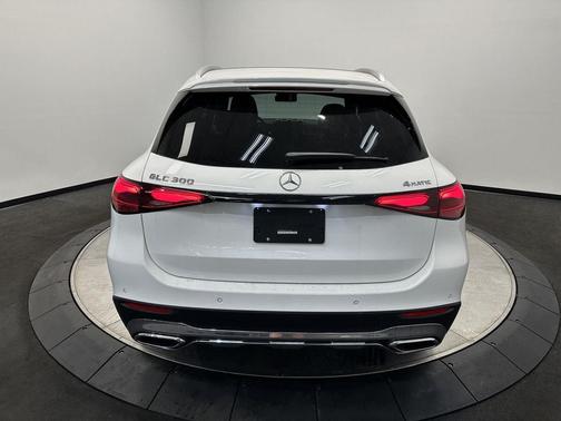 2026 Mercedes-Benz GLC 300 4MATIC