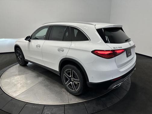 2026 Mercedes-Benz GLC 300 4MATIC