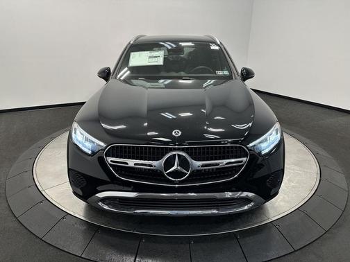 BLACK 2026 Mercedes-Benz GLC 300 4MATIC