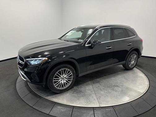 BLACK 2026 Mercedes-Benz GLC 300 4MATIC