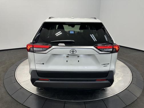 Blizzard Pearl 2020 Toyota RAV4 Limited