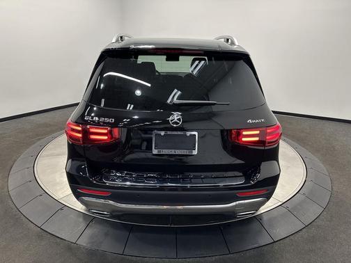 2025 Mercedes-Benz GLB 250 4MATIC