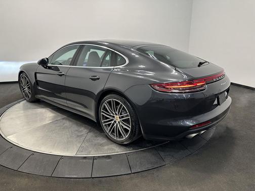 2018 Porsche Panamera 4S